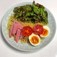 冷やし中華始めました|エミッフィさん