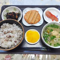 今日の朝ごはん（十六穀ごはんに辛子明太子、土佐のにんにく天、ひじき煮、マハタモドキと野菜のみそ汁、たくあん）|Mars＠釜飯作り研究中さん