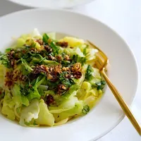 キャベツとアンチョビーのパスタ