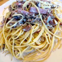 ブラウンマッシュルームとボローニアソセージのクリームパスタ！|Tomyさん