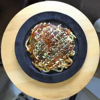 うどん入り豚バラチーズのお好み焼き|mi_neneco♪さん