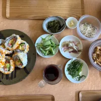 ひやむぎとアボカドサーモン🥑カリフォルニアロール|ゆき☕✨さん