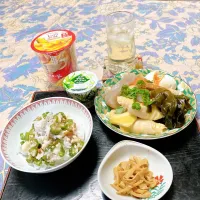grandmaの晩ごはん☆ 今夜はネバネバ丼
コンニャクをもらったから煮物を…
頂きます|kaoriさん