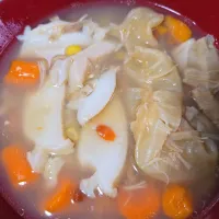 Cantonese Coconut abalone with fish maw soup|rufvalさん