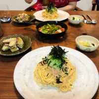 明太子スパゲッティ、鯖缶とプチトマトのグリル、さつまいもとツナのサラダ、自家製ピクルス|タロッカ主夫見習いさん