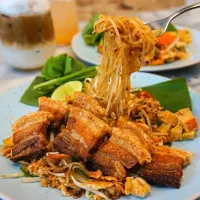 Pad Thai w/ Crispy Pork Belly 🇹🇭🍝🥓🤤