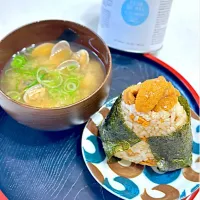 背徳ウニぎり🍙アサリのお味噌汁| ひろりんさん