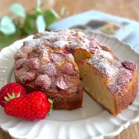 いっちゃんに捧ぐ🎁いちごアーモンドケーキ|みずほさん