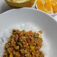 ☆夕飯☆ドライカレー、コンソメスープ、オレンジ|ｼｮｺﾗさん