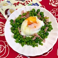 レンジで簡単！スナップえんどうの温玉こんぶ茶と麺つゆの一品🫛|🌼はなちゃん🌼さん