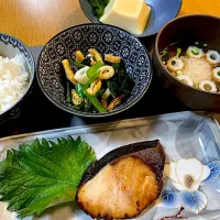 ぶりの照り焼きで晩御飯|Mikaさん