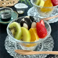 フルーツと豆腐白玉〜黒ごまきなこみつ|ゆーこどんさん