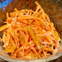 タイ🇹🇭土産の激辛駄菓子で                    『カラムーチョにんじん風』|mottoさん