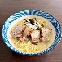 鶏白湯ラーメン