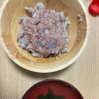 はじめての三枚おろし。ボロボロになりなめろうで美味しくいただく|みゆさん