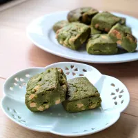 もちもちサクサク！米粉とだんご粉の抹茶ホワイトチョコスコーン💚|ちょこさん