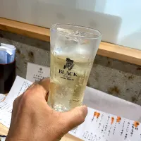 今日の晩ご飯@「桔梗屋  大須店」さん ③  ドリンク2杯目はブラックニッカのハイボール　19時までのハッピーアワーは通常600円のところ200円にディスカウントとの店頭の看板につられてオーダーしましたが、ハッピーアワーは月〜木で、金は対象外とのこと。なら、看板下げろ😡（実況中継中）|なびさん