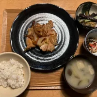 生姜焼き、ナスの煮浸し、味噌汁、もずく|ゆき☕✨さん