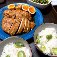 鶏チャーシュー、豆苗とツナのサラダ、そら豆ごはん|ハルさん