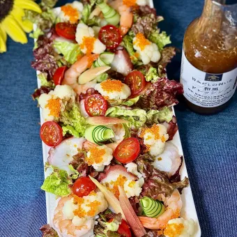 Snapdishの人気料理写真:海鮮サラダ🥗 ミスジステーキ