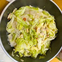 5/8 の夕食　春キャベツとあさりの春雨蒸し|卯月さん