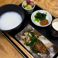 お粥で朝ごはん|くまちゃんさん