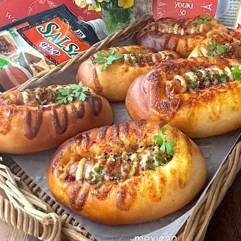 Snapdishの人気料理写真:メキシカンウインナーボート🌭