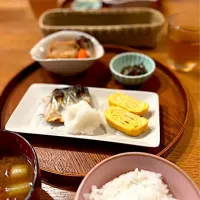 塩鯖、だし巻き卵、厚揚げ煮物、手作り大葉キムチ|いちごさん