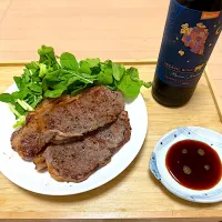 肉をサッと焼きました。|ゆっきーさん