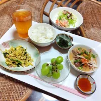 パパ作、スジ煮定食です✨😊|rikako♪。.:＊さん