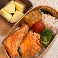 娘お弁当（焼き鮭）| takezooさん