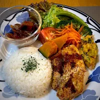 ひとくちカツワンプレートごはん