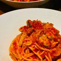 Dinner! Dinner ! 

Spaghetti al pomodoro ricco con cozze
Rich Tomato Sauce Spaghetti Pasta with Fresh Mussels Garlic & Herbs 
#spaghetti # tomato sauce #chefema|Emanuel Hayashiさん