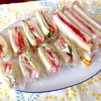 主人特製の苺ジャム🍓と新玉ねぎでハムサンド|kaoriさん