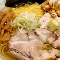 【本日の限定】
【朝ラー裏営業は6:30~8:30】 
【TRYラーメン大賞2025~2026
新店つけ麺部門第5位】 
弐昇 早稲田 
ゲンコツ/鶏ガラ/ホタテ/乾物香味野菜などの朝ラーメン塩 (醤油or塩の選択、1,200円)
＋生卵 (別椀、50円)
＠早稲田8分 
(JR高田馬場駅から徒歩21分)
26125
〈醤61塩23噌󠄀8タ5出11F4冷3チ3混3つ2担1沖1〉
|大脇さん