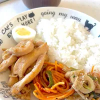 おっさんワンプレート　俺のチンピラ　パスタ　鶏胸肉の生姜炒め　板東英二　汁|ひげおやじさん