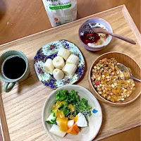 朝ごはん🥣グラノラ|さくたえさん