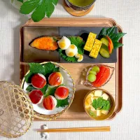 茗荷の手まり寿司と焼き鮭の献立