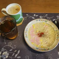 オートミールコーンポタージュチーズリゾット、ホットコーヒー、麦茶(朝ご飯)|enarinさん