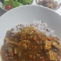 ☆夕飯☆チキンカレー、サラダ、| ｼｮｺﾗさん