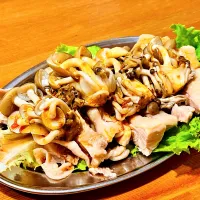 蒸し鶏ももとしめじ|ヨシュアさん