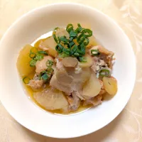 5/12の夕食　鶏手羽元と大根の煮物|卯月さん