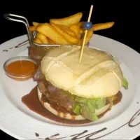 🇫🇷Duck breast and foie gras burger with fries🇫🇷