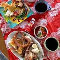 ビーフシチューとサイラーのパン🥖🥨|さくたえさん