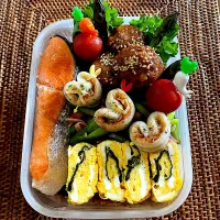 ★鮭と肉団子弁当★|ヘルペイさん