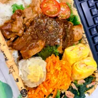 🍱🐷 トンテキ弁当 🐷🍱|TakeBooさん