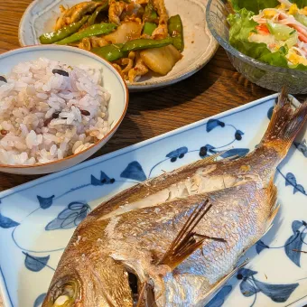 Snapdishの人気料理写真:焼き魚のある食卓🐟️