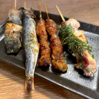 焼さば串、ジャンボいわし串、博多ぐるぐるとりかわ、とりもも梅肉|T. Wonderさん