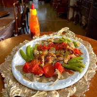 鶏もも肉トマト🍅エンドウ🫛シラチャーレット|henryさん
