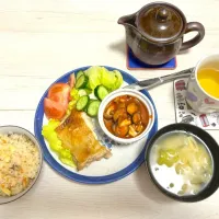 鶏肉のソテー、筍の炊き込みご飯、白菜と油揚げの味噌汁、なすときのこのトマト煮